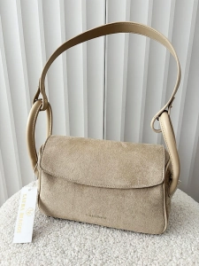 Laura Biaggi torebka listonoszka z klapką beżowa ekozamsz