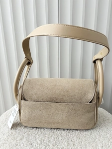 Laura Biaggi torebka listonoszka z klapką beżowa ekozamsz