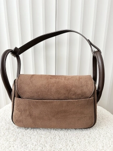 Laura Biaggi torebka listonoszka z klapką brązowa ekozamsz