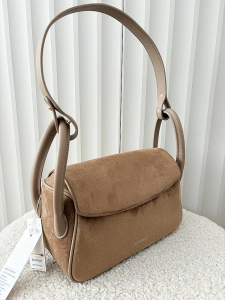 Laura Biaggi torebka listonoszka z klapką ciemnobeżowa ekozamsz