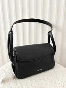 Laura Biaggi torebka listonoszka z klapką czarna