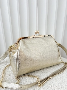 Laura Biaggi torebka listonoszka skórzana złota