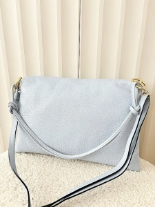 Laura Biaggi skórzana torebka na ramię niebieska