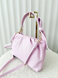 Laura Biaggi torebka kuferek z kokardą skórzana różowa