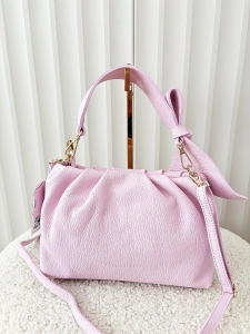 Laura Biaggi torebka kuferek z kokardą skórzana różowa