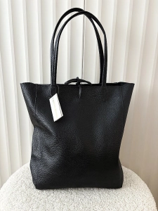 Laura Biaggi skórzana torba shopper czarna z wiązaniem