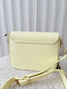 Laura Biaggi torebka listonoszka skórzana żółta z klapką