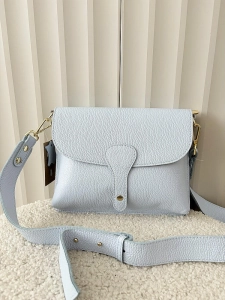 Laura Biaggi torebka listonoszka XL skórzana niebieska z klapką