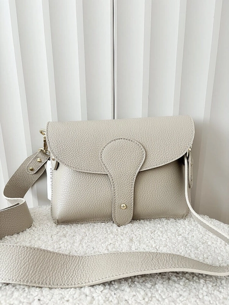 Laura Biaggi torebka listonoszka L skórzana beżowa z klapką