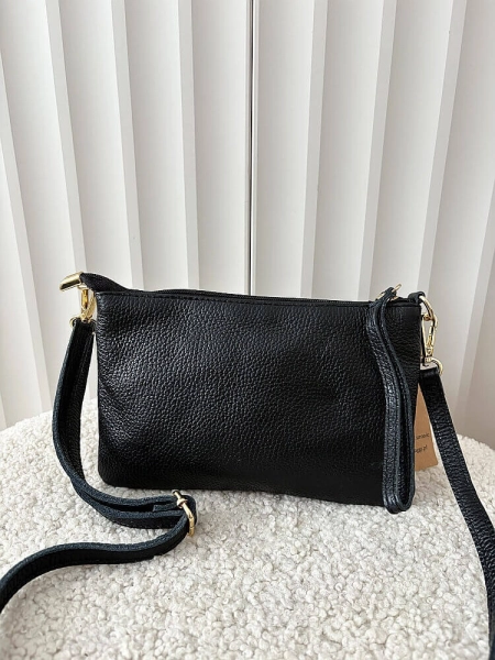 Laura Biaggi mini torebka listonoszka skórzana czarna