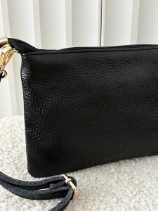 Laura Biaggi mini torebka listonoszka skórzana czarna