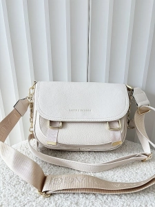 Laura Biaggi torebka listonoszka beżowa z klapką