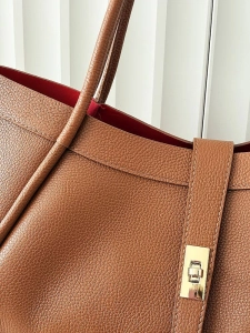 Laura Biaggi torebka shopper skórzana camelowa