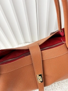 Laura Biaggi torebka shopper skórzana camelowa