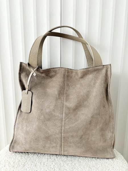 Laura Biaggi zamszowa torba shopper taupe z przeszyciem