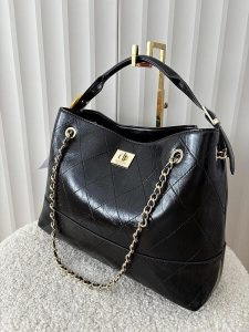Valentino Creations torebka shopper czarna pikowana z łańcuszkiem