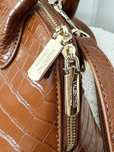 Valentino Creations torebka kuferek camelowa design