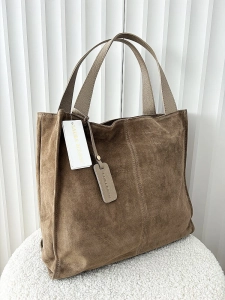 Laura Biaggi zamszowa torba shopper taupe z przeszyciem