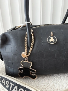 Lulu Castagnette torebka kuferek czarna design