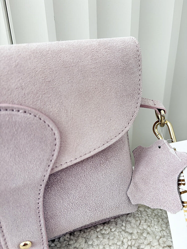 Laura Biaggi torebka listonoszka L zamszowa różowa z klapką