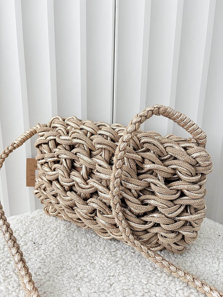 Mandoline torebka listonoszka taupe ze złotym plecionka