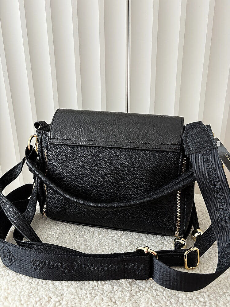 Massimo Contti listonoszka czarna zip z lakierowaną klapką serduszko