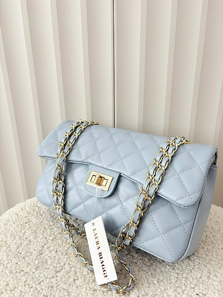 Borse in Pelle duża torebka listonoszka skórzana niebieska pikowana z łańcuszkiem