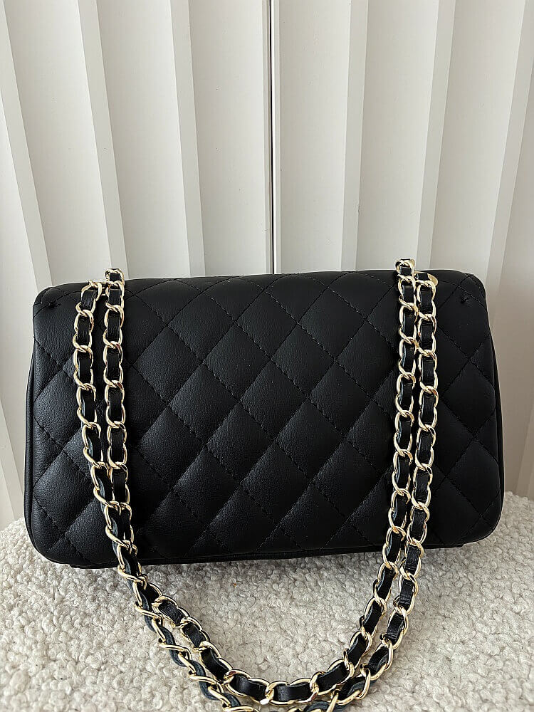 Massimo Contti duża torebka listonoszka skórzana czarna pikowana z łańcuszkiem