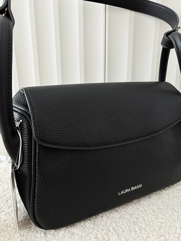 Laura Biaggi torebka listonoszka z klapką czarna 