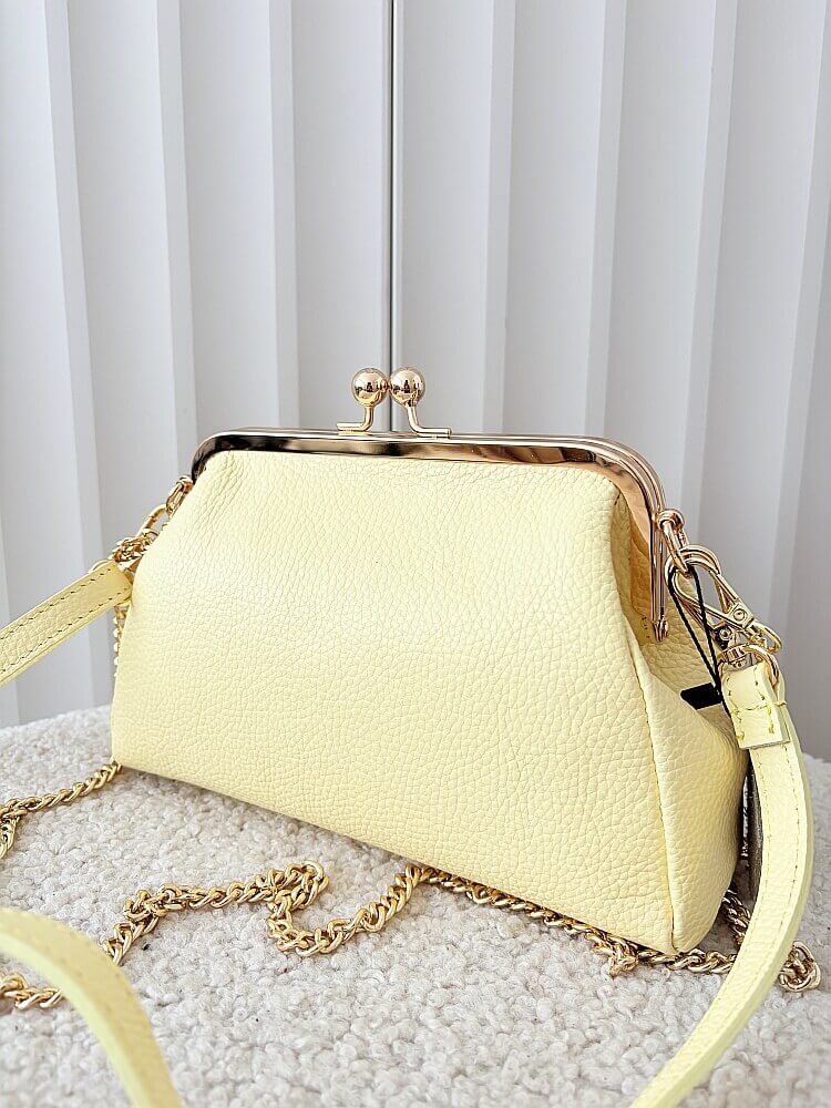 Laura Biaggi torebka listonoszka skórzana żółta