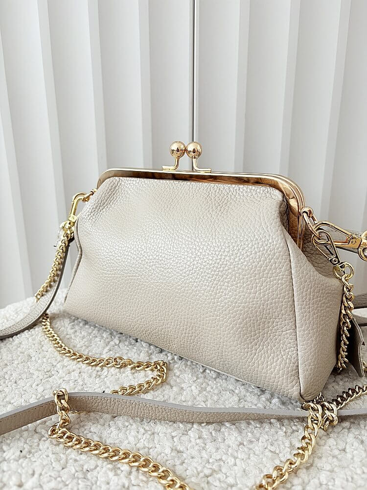 Laura Biaggi torebka listonoszka skórzana beżowa 