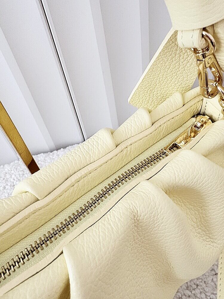 Laura Biaggi torebka kuferek z kokardą skórzana żółta