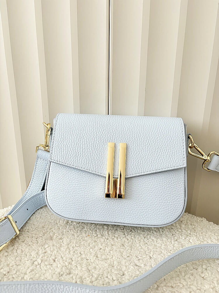 Laura Biaggi torebka listonoszka skórzana niebieska z klapką