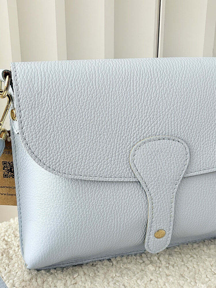 Laura Biaggi torebka listonoszka XL skórzana niebieska z klapką