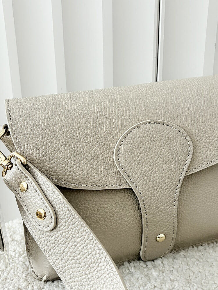 Laura Biaggi torebka listonoszka L skórzana beżowa z klapką