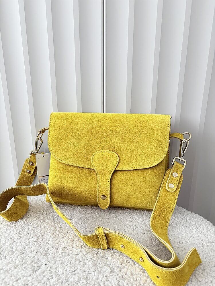 Laura Biaggi torebka listonoszka XL zamszowa żółta musztardowa z klapką