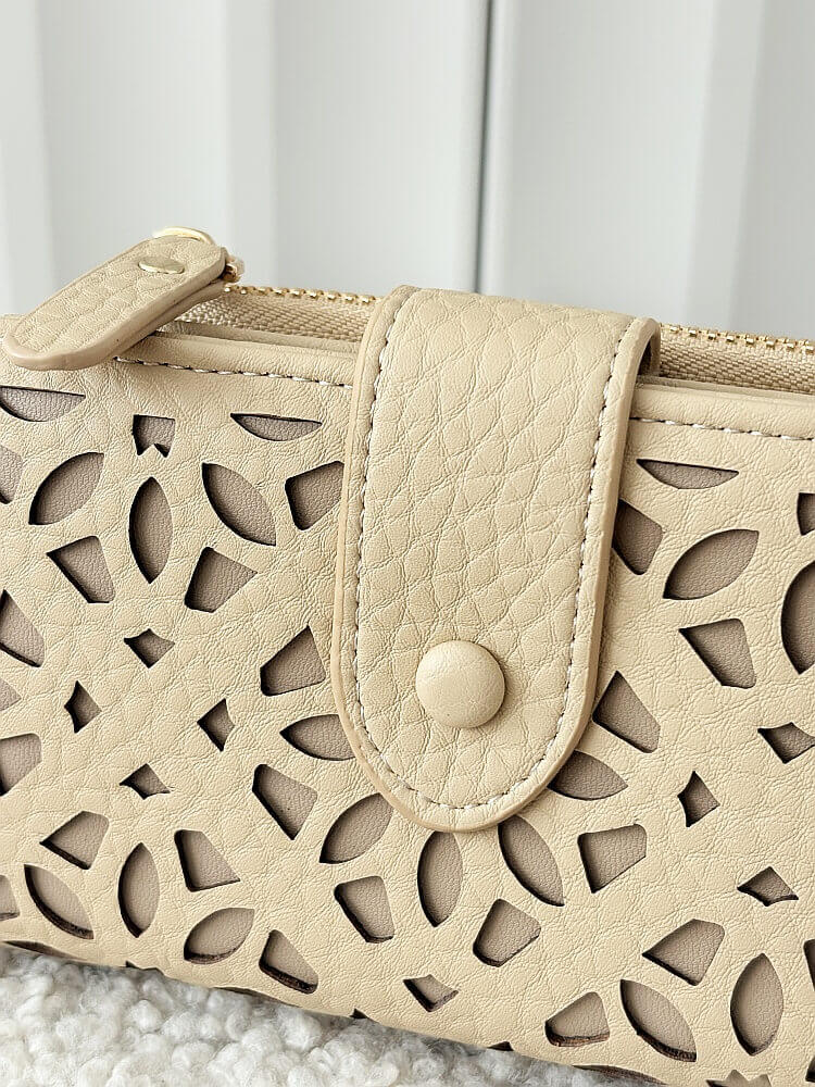 Valentino Creations portfel z klapką ażurowy beżowy