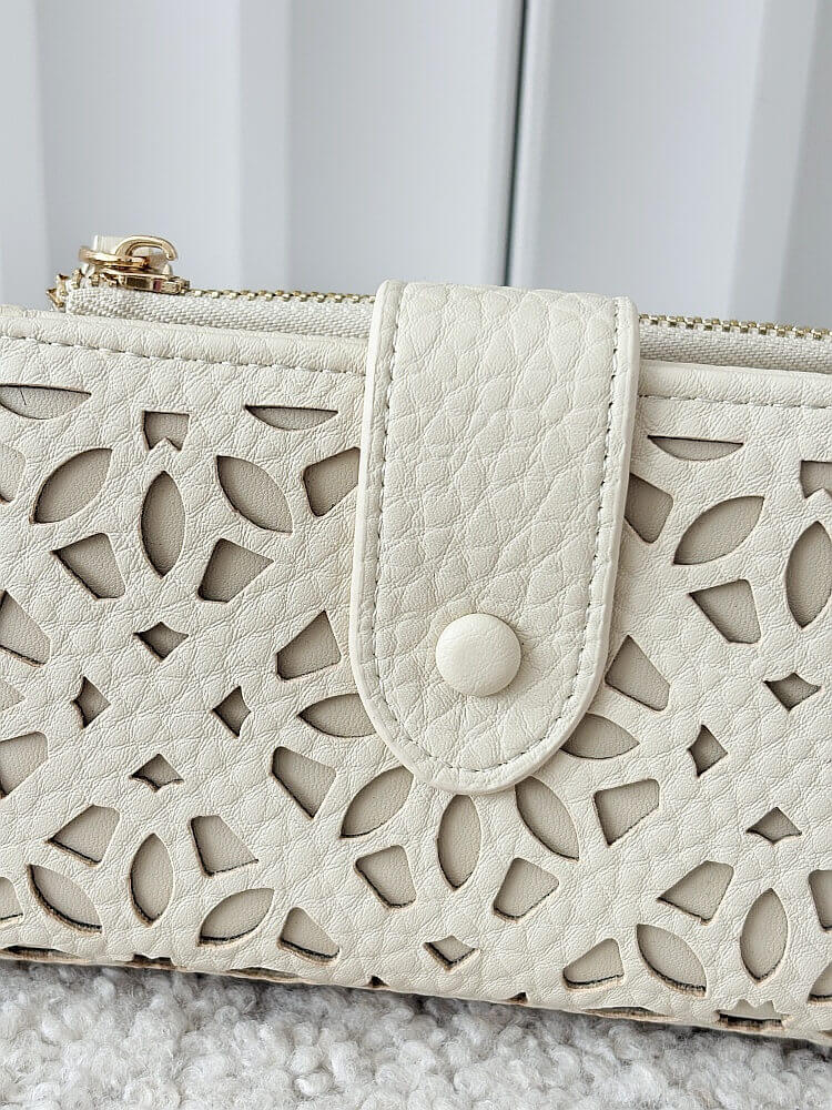 Valentino Creations portfel z klapką ażurowy jasnobeżowy