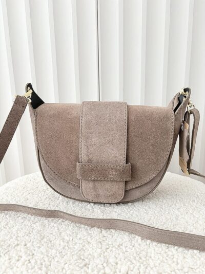 Laura Biaggi torebka listonoszka zamszowa taupe z klapką