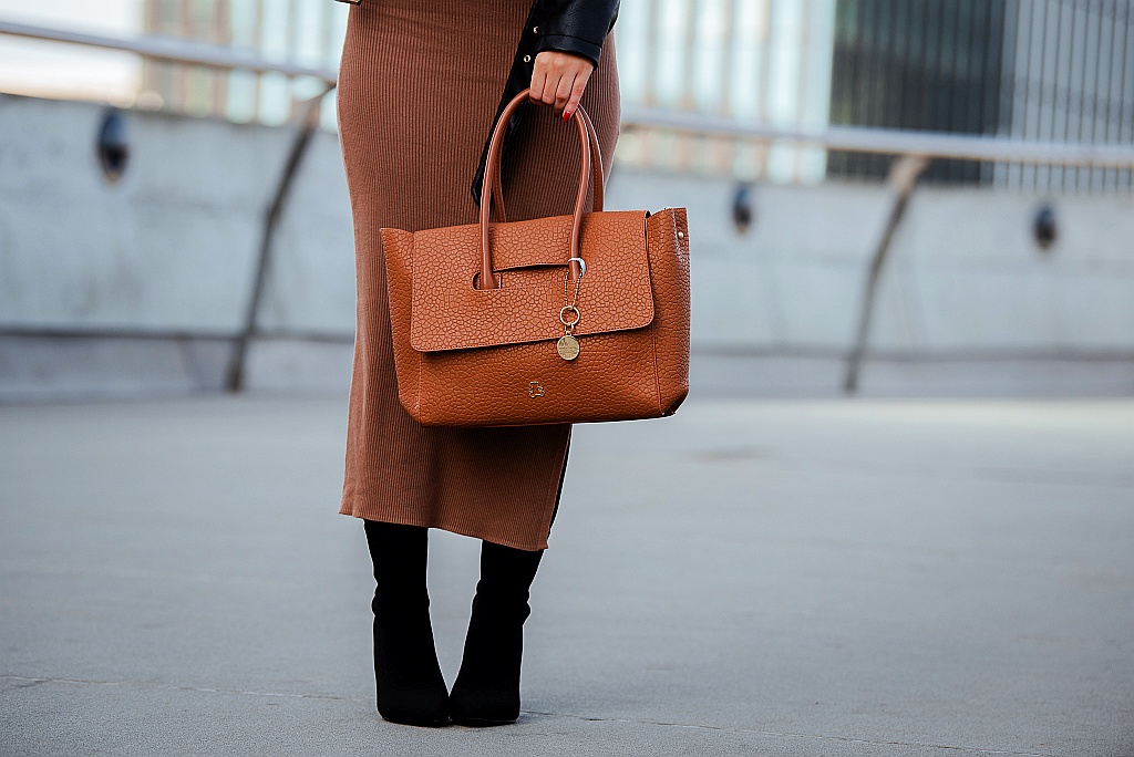 Modelka z torebką Lulu Castagnette